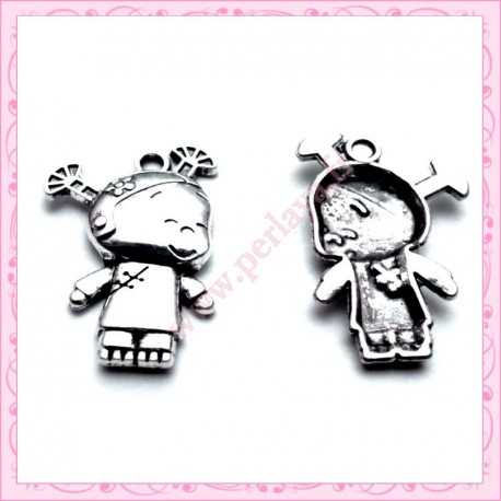 15 breloques filles argentées en métal