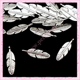 Lot de 50 breloques plumes argentées 18mm