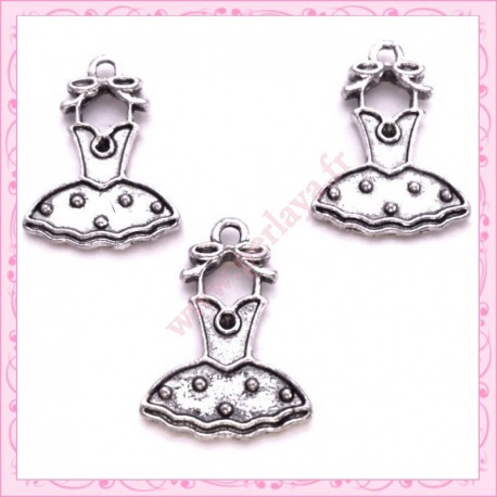  15 breloques robe métal argentées 2.1cm