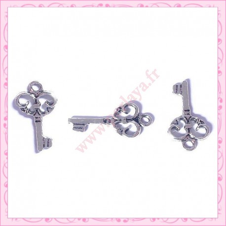  15 breloques clef en métal argentées 2.1cm
