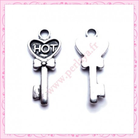  15 breloques clef en métal argentées 2.9cm