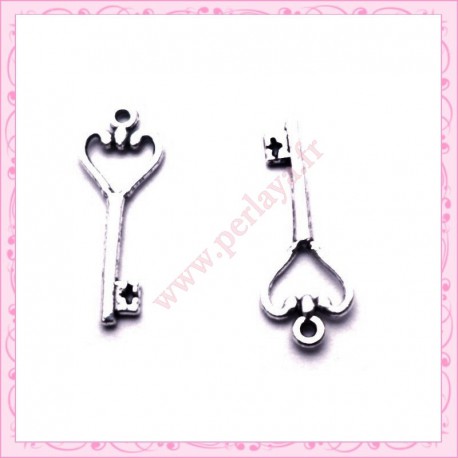  15 breloques clef en métal argentées 2.6cm