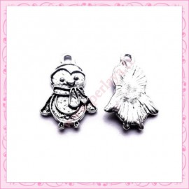  15 breloques pingouin en métal argentées 2.2cm