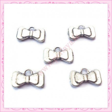  15 breloques noeud en métal argentées 2cm