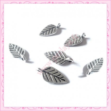  15 breloques feuille d'arbre en métal argentées 1.8cm