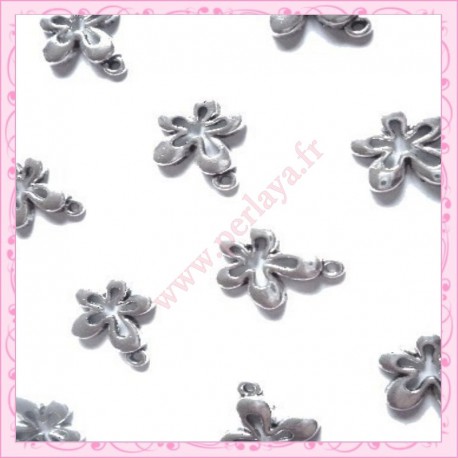  15 breloques fleur en métal argentées 1.7cm