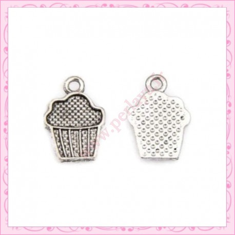  15 breloques gateau cupcake en métal argentées 1,6cm