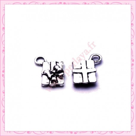 15 petites breloques cadeaux argentées en métal