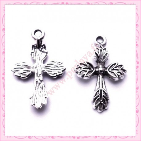  15 breloques croix en métal argentées 2.6cm