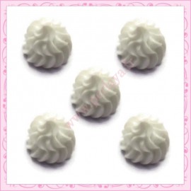 3 cabochons crème en résine 1,5cm