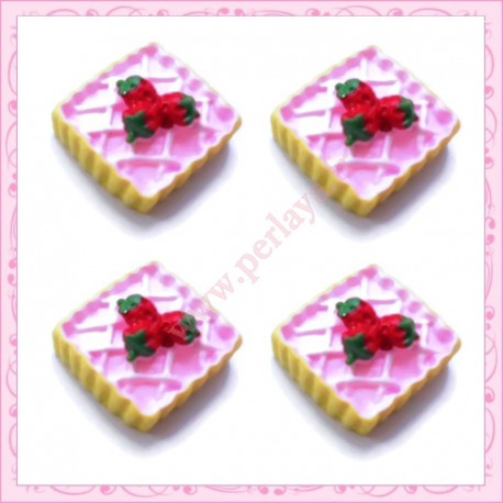  3 cabochons en résine tartelette à la fraise 1,8cm