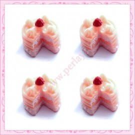  3 cabochons gateau en résine 1,6cm
