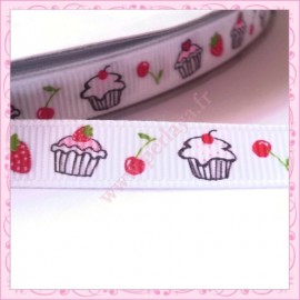 4 mètres de ruban blanc 9mm motif cupcake