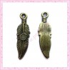 20 breloques plumes bronze 3cm en métal