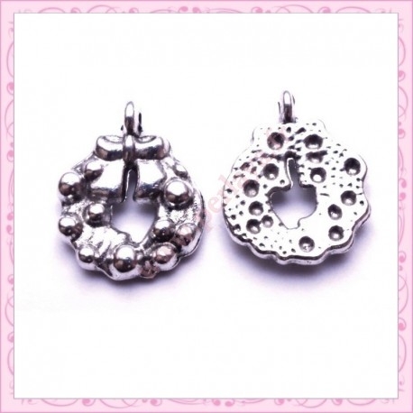  15 breloques couronnes de Noël en métal argentées 2.1cm