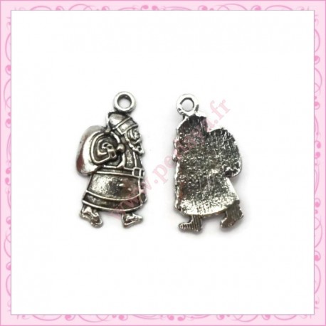 Lot de 15 breloques père Noël en métal argentées 1.9cm