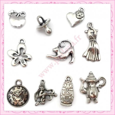 Mix de 30 breloques argentées fleur, chat, noeuds, coeur, cadenas, hiboux,..
