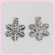  15 breloques flocon de neige en métal argentées 2.4cm